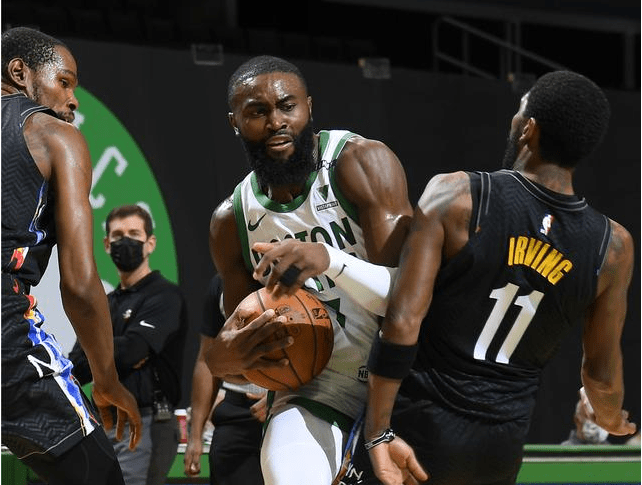 包含热火B队横扫鹈鹕,杰伦·布朗送出助攻的词条 包含热火B队横扫鹈鹕,杰伦·布朗送出助攻的词条